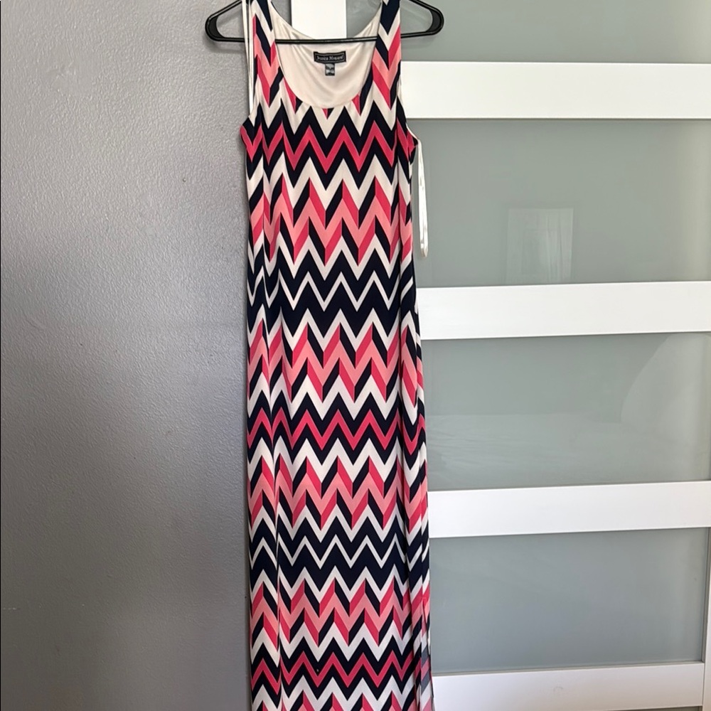 Jessica Howard Black and White Sleeveless Maxi Sundress